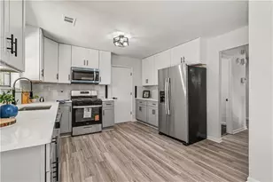 4952 Parkwest Dr, Stone Mountain, GA 30088 - Photo 12