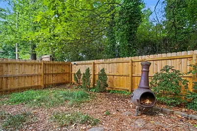 1006 Creatwood Circle SE, Smyrna, GA 30080 - Photo 16