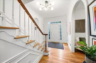 763 Byrnwyck Rd NE, Brookhaven, GA 30319 - Photo 2