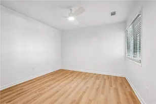1001 Lake Pointe Cir, Roswell, GA 30075 - Photo 14