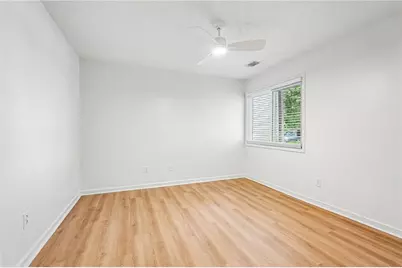 1001 Lake Pointe Circle, Roswell, GA 30075 - Photo 16