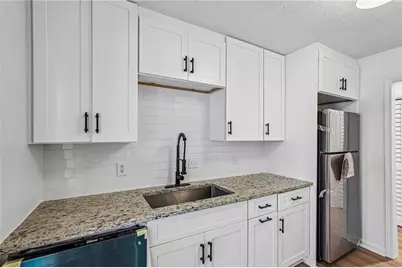 1001 Lake Pointe Circle, Roswell, GA 30075 - Photo 12