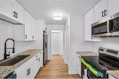 1001 Lake Pointe Circle, Roswell, GA 30075 - Photo 10
