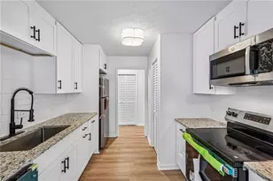 1001 Lake Pointe Cir, Roswell, GA 30075 - Photo 10