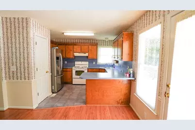 18 Azalea Drive SE, Cartersville, GA 30121 - Photo 2