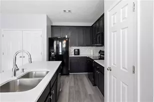 2550 Capella Cir SW, Atlanta, GA 30331 - Photo 8