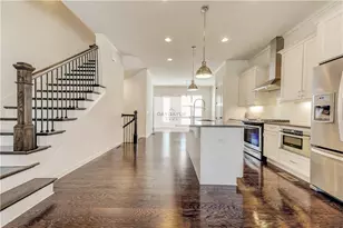 16 Lochurst Ln, Roswell, GA 30076 - Photo 1