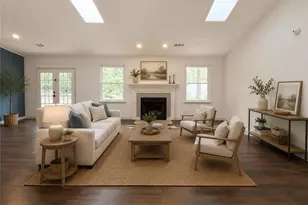 471 Springfield Dr, Woodstock, GA 30188 - Photo 2