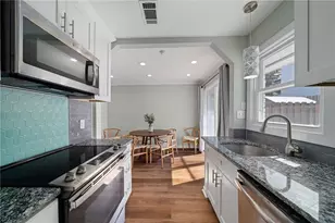 136 Peachtree Memorial Dr, Atlanta, GA 30309 - Photo 10
