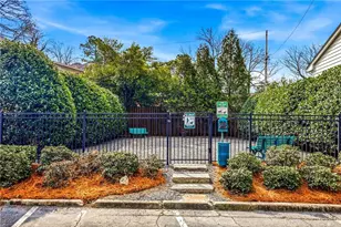 136 Peachtree Memorial Dr, Atlanta, GA 30309 - Photo 18