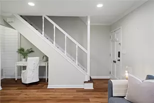 136 Peachtree Memorial Dr, Atlanta, GA 30309 - Photo 4