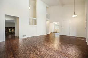 300 Cruise Ct, Roswell, GA 30076 - Photo 2
