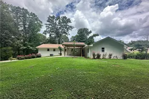 2618 Beechwood Dr, Marietta, GA 30062 - Photo 2