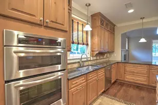 1061 Wimberly Rd NE, Brookhaven, GA 30319 - Photo 10