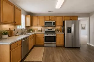 2871 Chilhowee Dr, Atlanta, GA 30331 - Photo 12