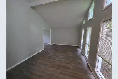 5085 Rock Glen Dr, Stone Mountain, GA 30088 - Photo 4
