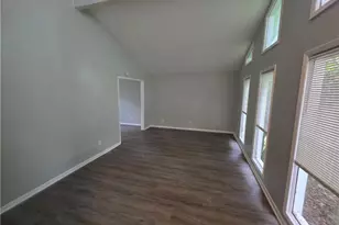5085 Rock Glen Dr, Stone Mountain, GA 30088 - Photo 4