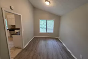 5085 Rock Glen Dr, Stone Mountain, GA 30088 - Photo 18