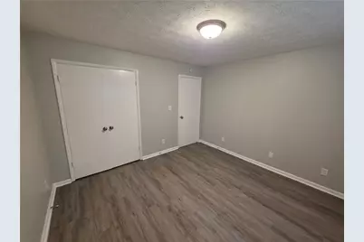 5085 Rock Glen Dr, Stone Mountain, GA 30088 - Photo 16