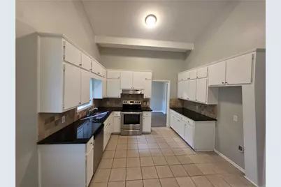 5085 Rock Glen Dr, Stone Mountain, GA 30088 - Photo 20
