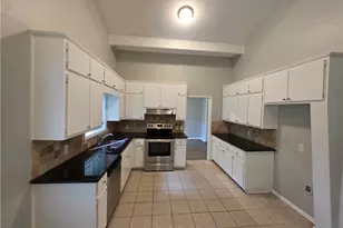 5085 Rock Glen Dr, Stone Mountain, GA 30088 - Photo 20