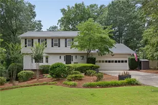 3825 Creekview Dr NE, Marietta, GA 30068 - Photo 1