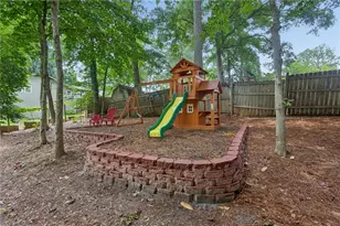 3825 Creekview Dr NE, Marietta, GA 30068 - Photo 34