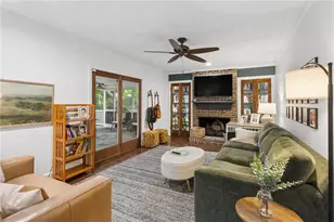 3825 Creekview Dr NE, Marietta, GA 30068 - Photo 4
