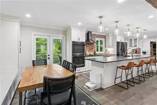 3825 Creekview Dr NE, Marietta, GA 30068 - Photo 10