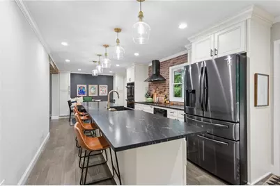 3825 Creekview Drive NE, Marietta, GA 30068 - Photo 4