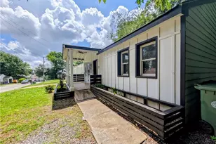 296 Thornton St SW, Atlanta, GA 30315 - Photo 4