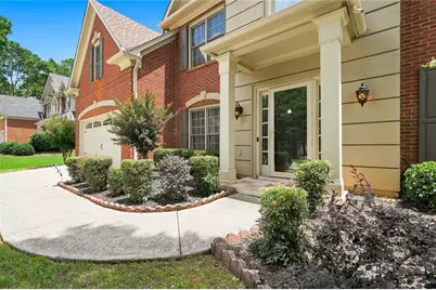 10805 Glenhurst Pass, Johns Creek, GA 30097 - Photo 6