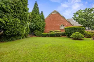 240 Embassy Ct, Sandy Springs, GA 30328 - Photo 36