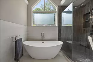 240 Embassy Ct, Sandy Springs, GA 30328 - Photo 22