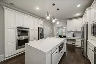 240 Embassy Ct, Sandy Springs, GA 30328 - Photo 14