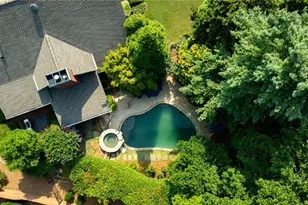 240 Embassy Ct, Sandy Springs, GA 30328 - Photo 40