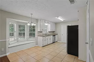 560 E Country Woods Dr, Covington, GA 30016 - Photo 6