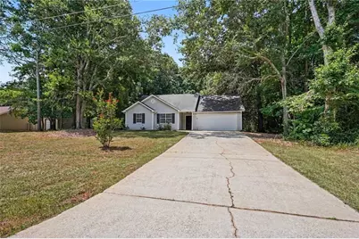 560 E Country Woods Drive, Covington, GA 30016 - Photo 2