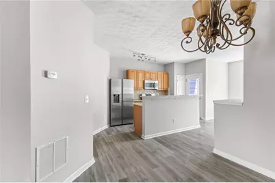 6604 Splashwater Drive, Flowery Branch, GA 30542 - Photo 10