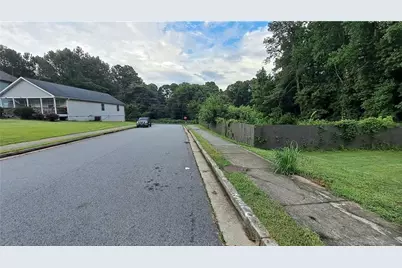 1989 Thomasville Estate Drive SE, Atlanta, GA 30315 - Photo 4