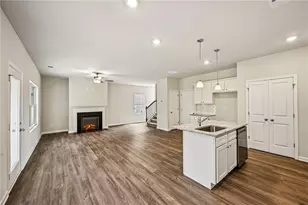 105 Vickers Point Dr, Fairburn, GA 30213 - Photo 10