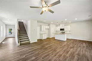 105 Vickers Point Dr, Fairburn, GA 30213 - Photo 8