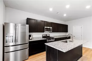 200 Wildflower Cir, Calhoun, GA 30701 - Photo 2