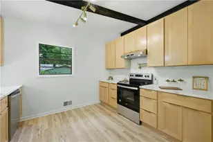 411 Hunters Ln, Woodstock, GA 30189 - Photo 8