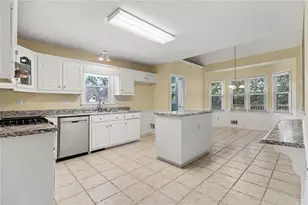 715 Maggie Mae Ln, Lawrenceville, GA 30045 - Photo 8