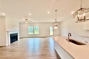 215 Foxhill Dr, Dawsonville, GA 30534 - Photo 8