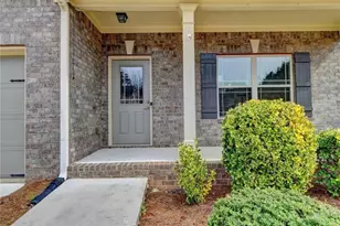 1376 Castleberry Dr, Buford, GA 30518 - Photo 2