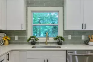 6276 Vera Ln SW, Mableton, GA 30126 - Photo 8