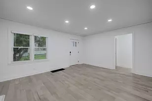 593 Lynnhaven Dr SW, Atlanta, GA 30310 - Photo 10