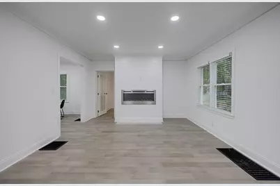 593 Lynnhaven Drive SW, Atlanta, GA 30310 - Photo 4